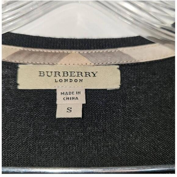 Burberry Black Scoopneck Long Sleeve Wool Pullover Sweater Small - Picture 10 of 11